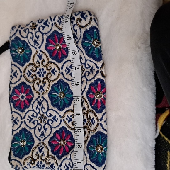 Stephanie Nicole Beaded Wristlet Pouch - Picture 7 of 9